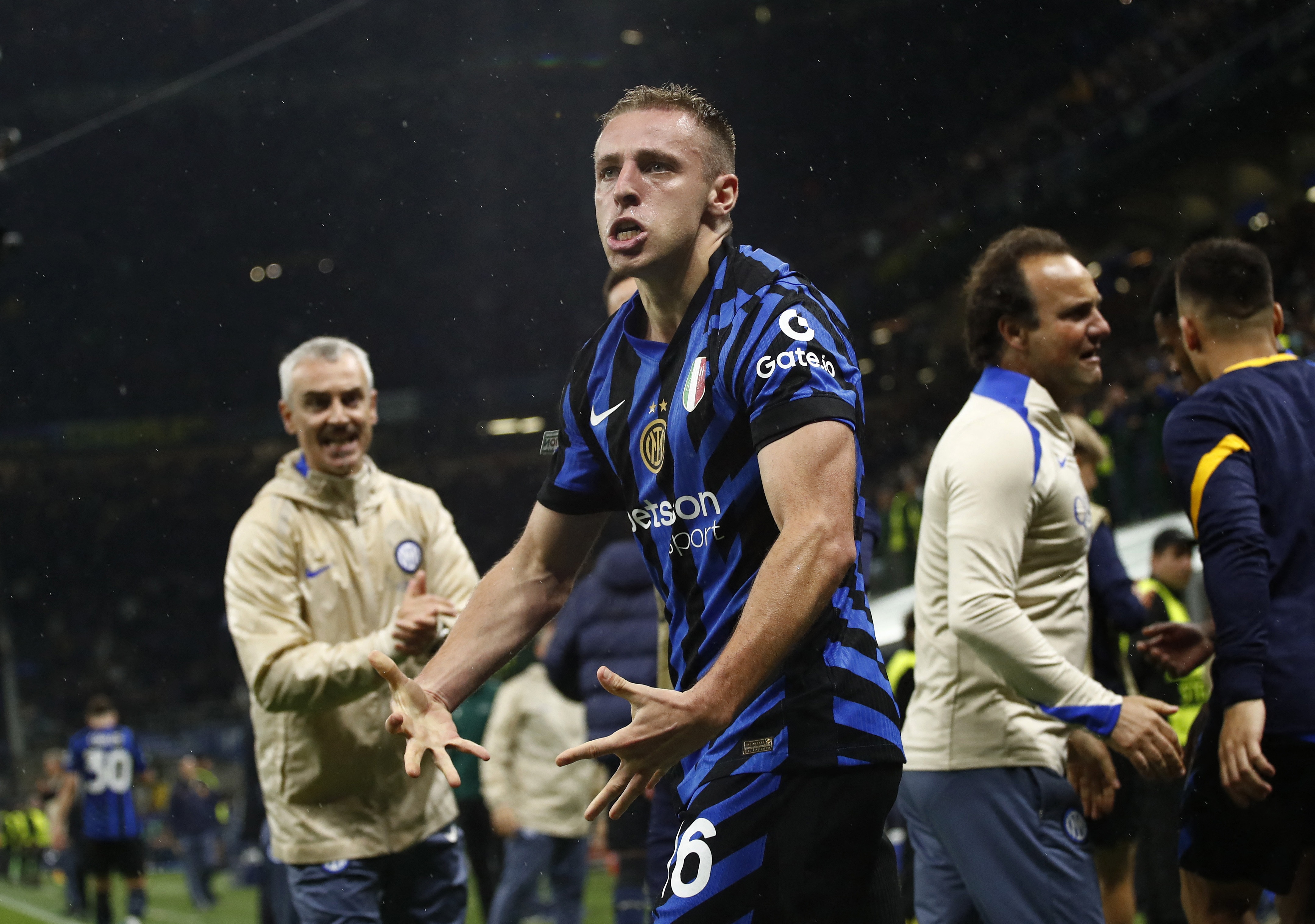 罗马诺：尤文租借+买断选项求购弗拉泰西，国米希望直接收钱