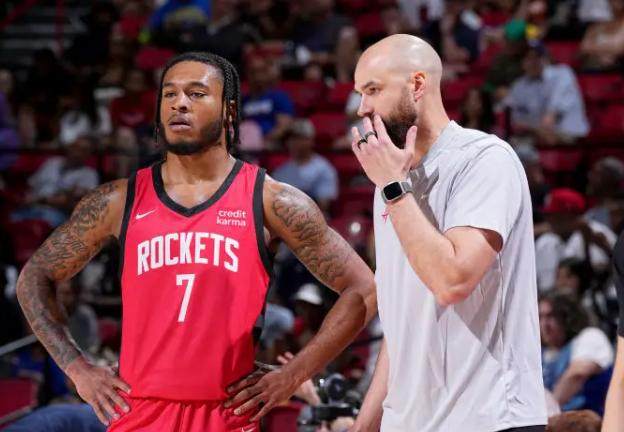 kaiyun体育-抢断夏联第一！火箭捡漏19岁菜鸟 勇士湖人错过他